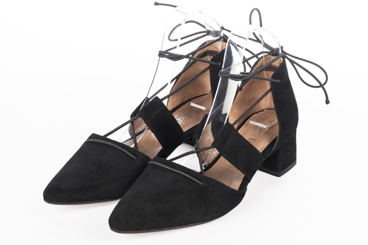 Matt black women's open side shoes, with lace straps. Tapered toe. Low flare heels. Front view - Florence KOOIJMAN